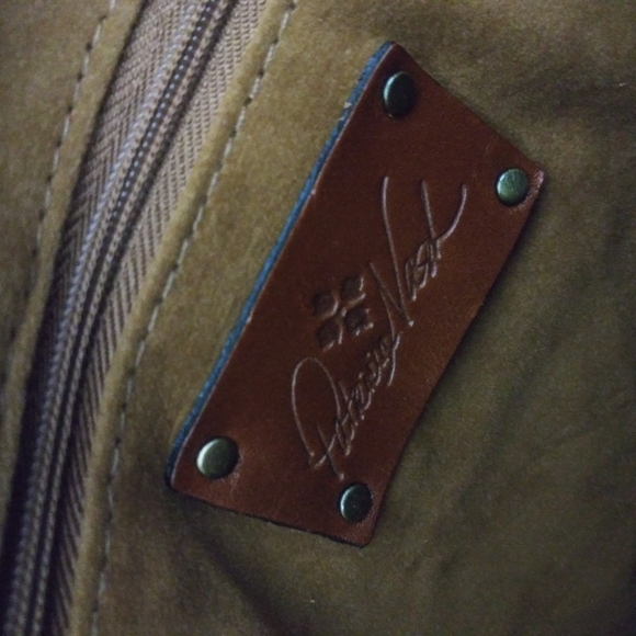 NWT PATRICIA NASH LEATHER TOOLED SOLARO TOTE - Picture 9 of 12